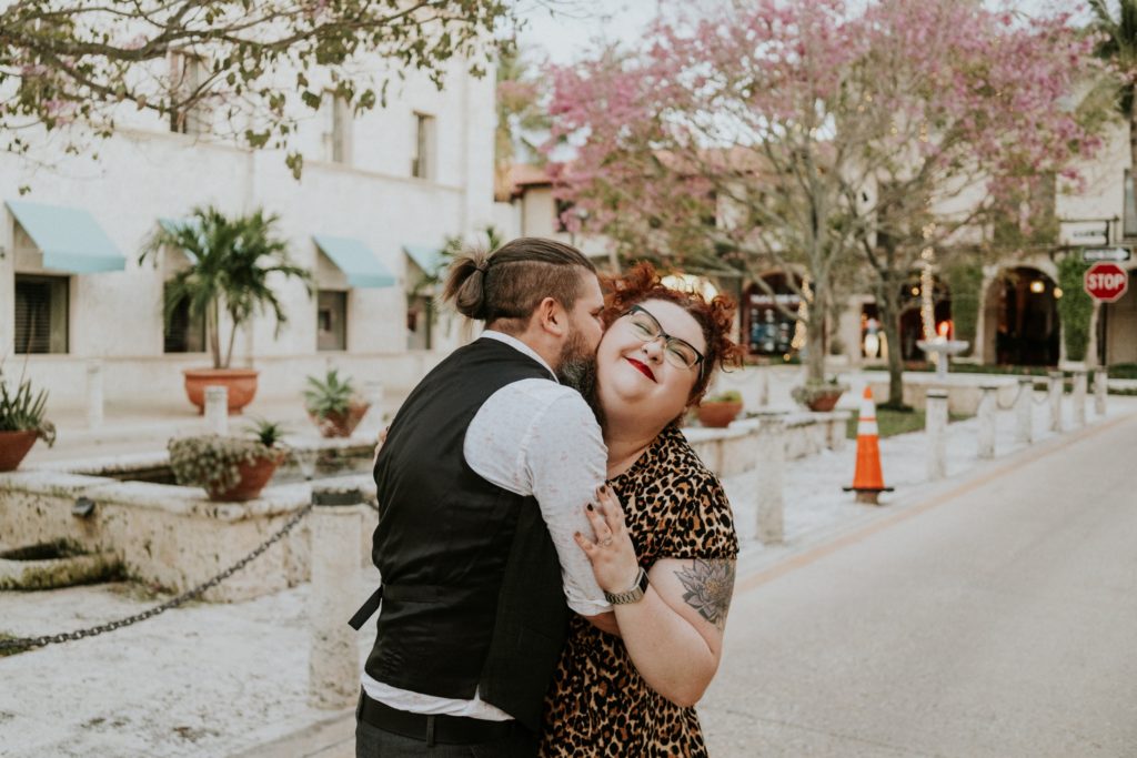 Matt kisses Nikki in Worth Ave Palm Beach courtyard