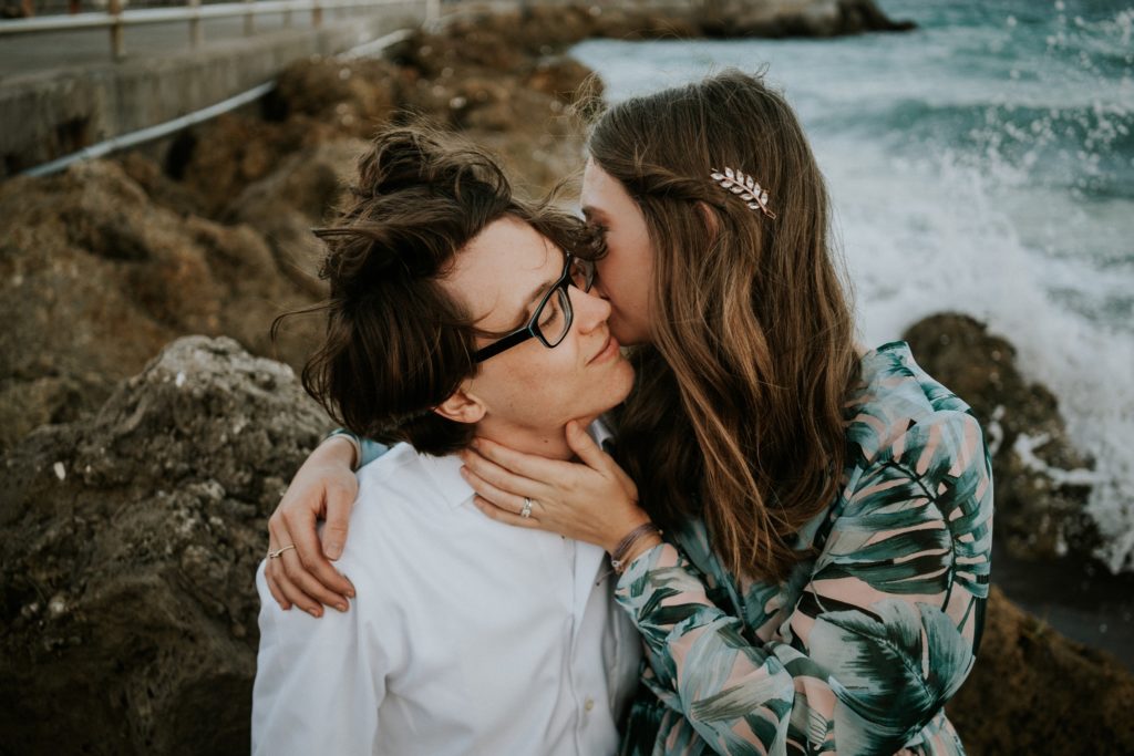 DuBois Park Jupiter elopement kiss on the jetty